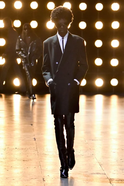 Look 15